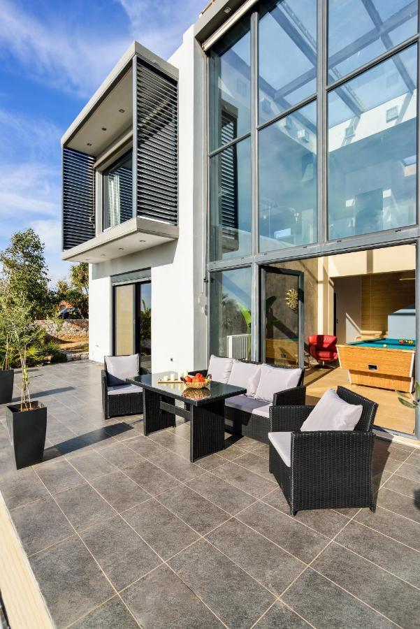 Adorno Luxury Villas Chorafakia Екстериор снимка